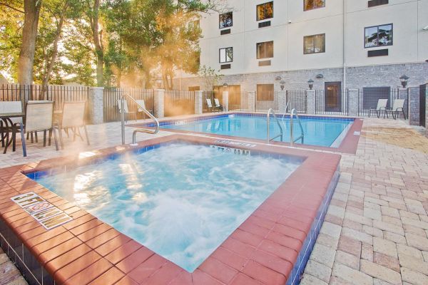 Holiday Inn Express & Suites PENSACOLA WEST-NAVY BASE (Pensacola)
